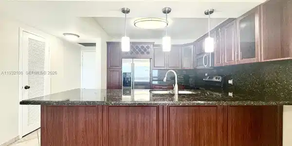 Image 3: Open Kitchen