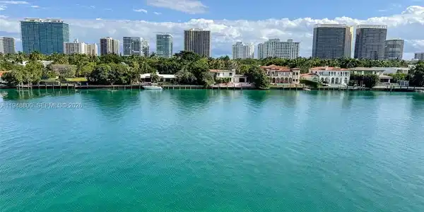 10101 E Bay Harbor Dr