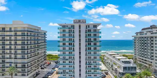 9511 Collins Ave