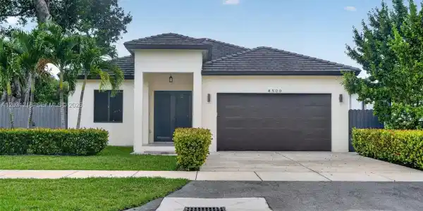 8500 SW 198th St