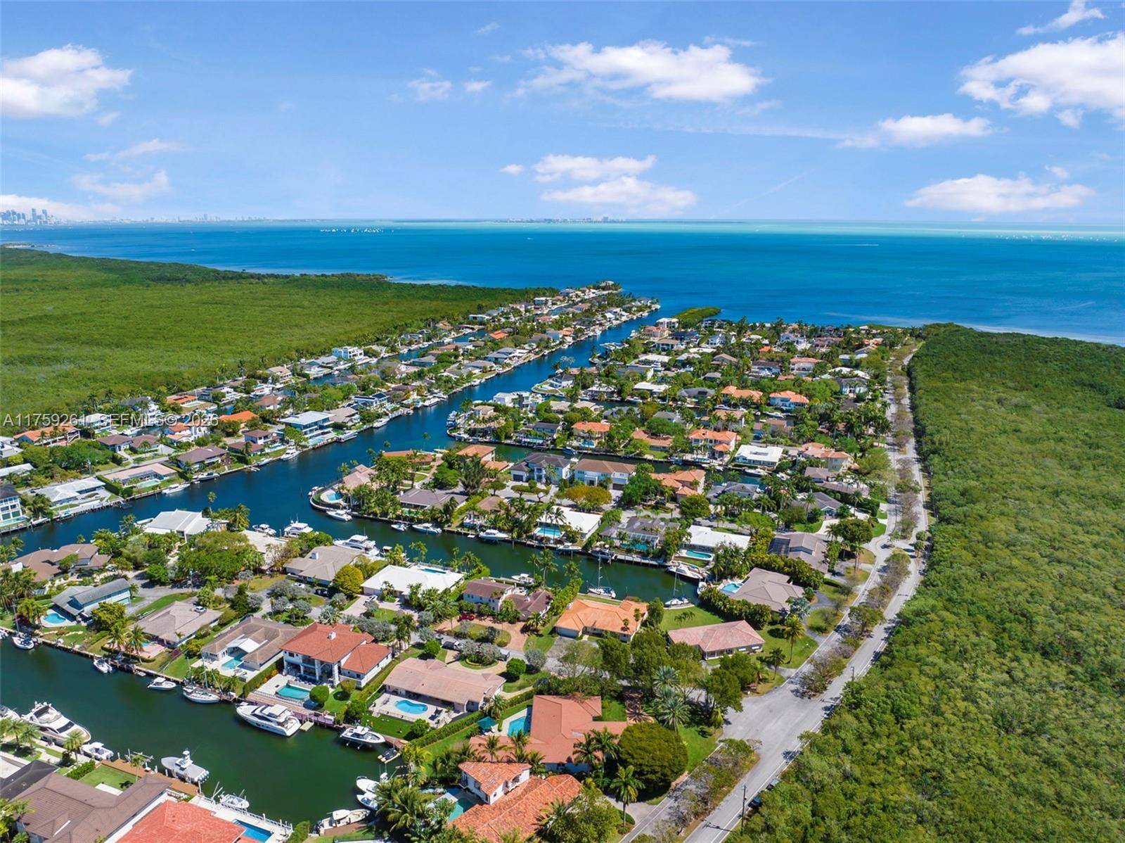Image 2: No bridges to the Bay, 50 ft of waterfront