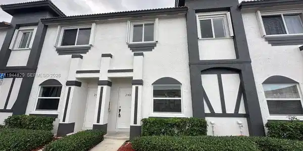 2308 SE 23rd Ter