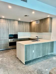 17550 Collins Ave.