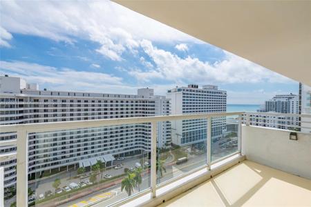 5600 Collins Ave