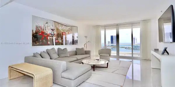 7000 Island Blvd