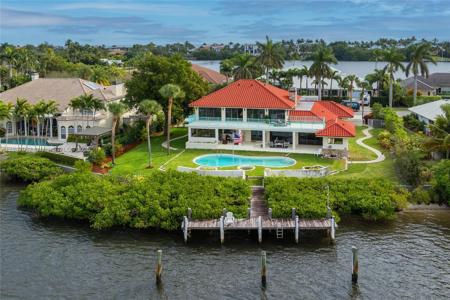 1635 Lands End Rd