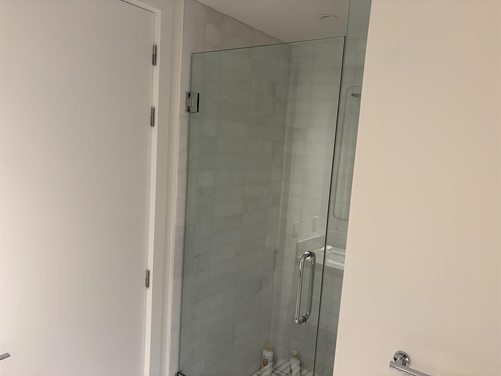 Image 3: 700NE26thTerrace_70276_3