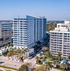 1551 N Flagler Dr