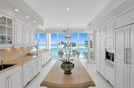 10101 Collins Ave