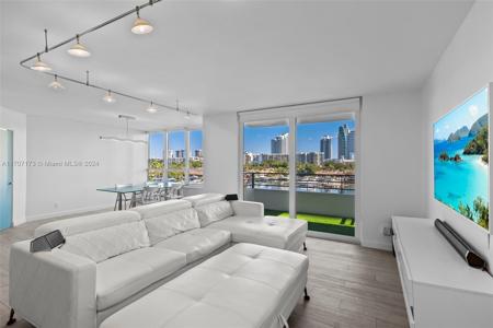 500 Three Islands Blvd