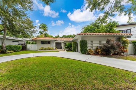 54 Bay Heights Dr