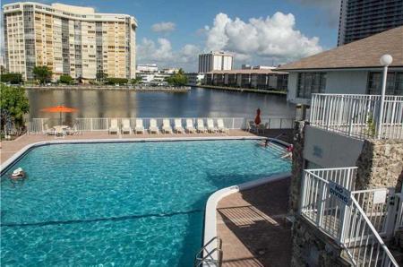 1833 S Ocean Dr