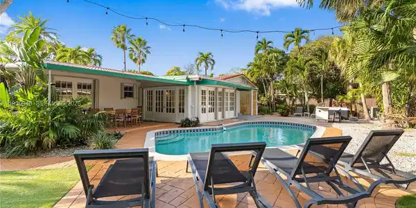1344 Seabreeze Blvd