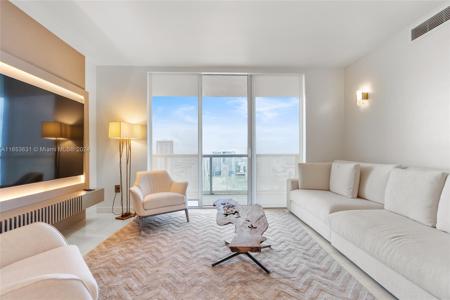 50 Biscayne Blvd
