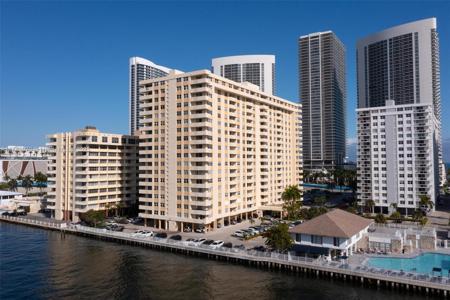1833 S Ocean Dr