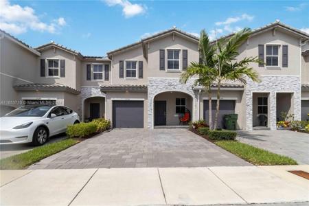 1130 SE 26th Ter