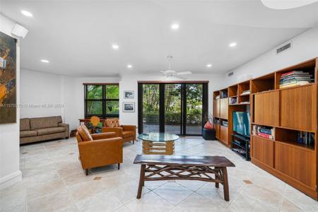 1111 Crandon Blvd