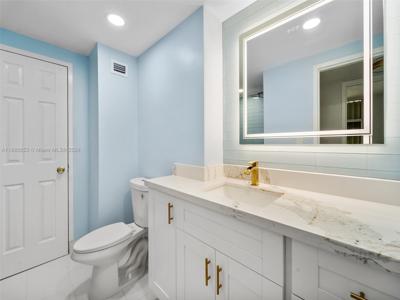 800 SE West Ave