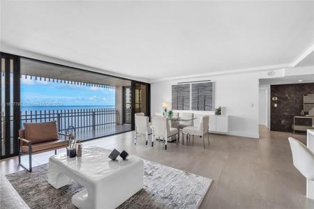 2 Grove Isle Dr