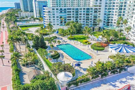 5151 Collins Ave