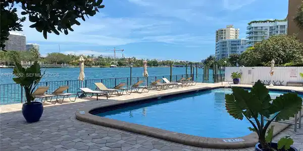 10101 E Bay Harbor Dr