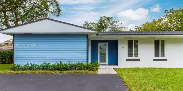 7753 SW 106th Ter