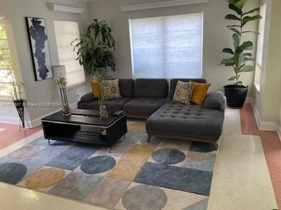 1560 Calais Dr