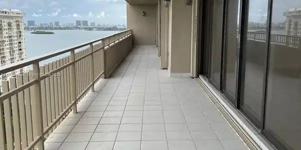 11113 Biscayne Blvd