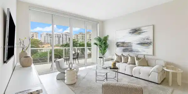 200 SE Mizner Blvd