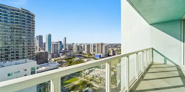 1900 N Bayshore Dr