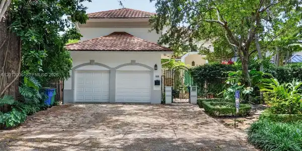 1818 Espanola Dr