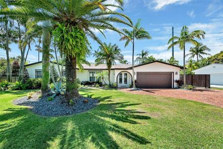 6420 Dolphin Dr