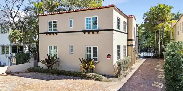 1545 Meridian Ave