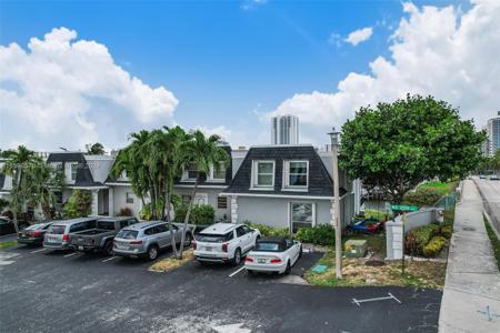 600 NE 25th Ave