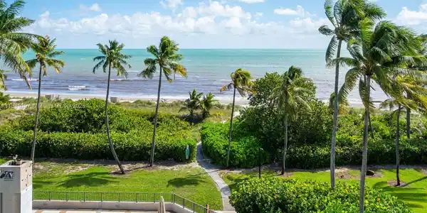 201 Crandon Blvd