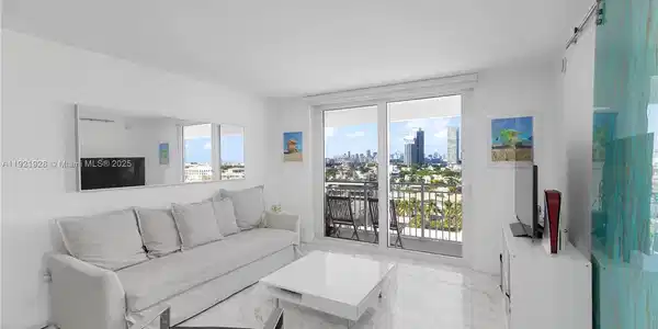 345 Ocean Dr