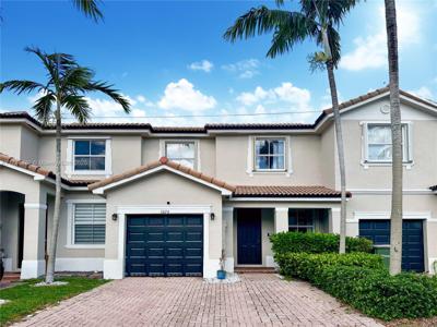 1074 NE 41st Pl