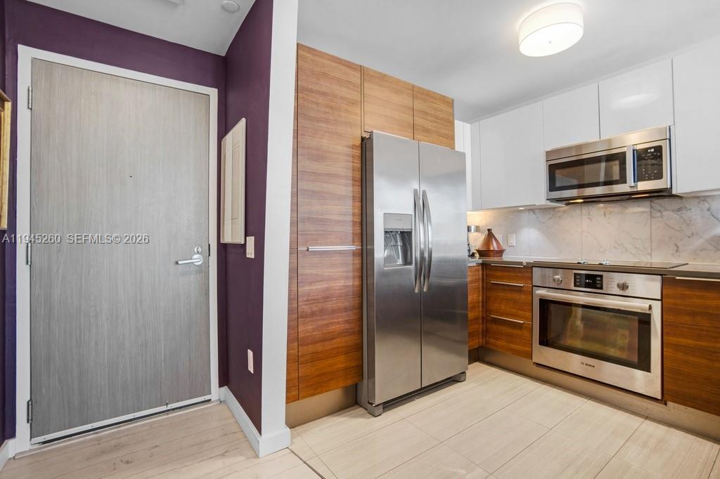 Image 4: Door Entrance to unit from inside