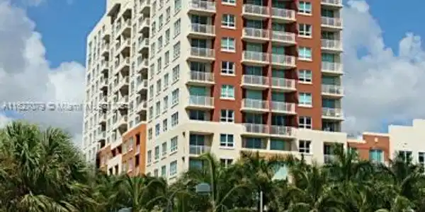 2000 N Bayshore Dr