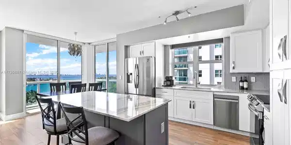 7910 Harbor Island Dr