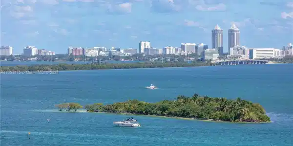 1800 N Bayshore Dr