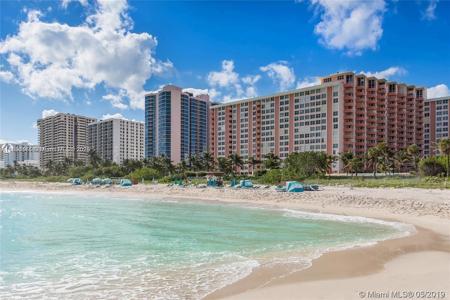 2899 Collins Ave