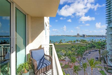 2000 N Bayshore Dr