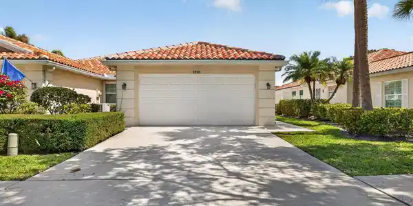 1731 SW Shady Lake