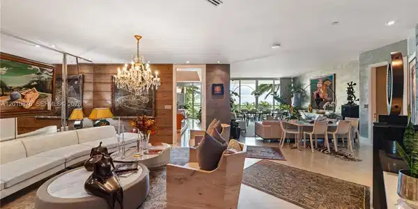 16051 Collins Ave