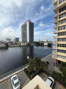 1833 S Ocean Dr