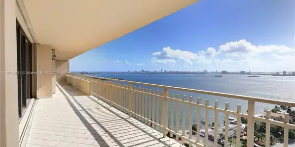 11113 Biscayne Blvd