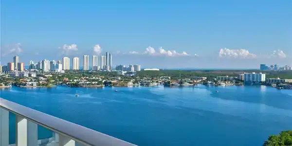 17301 Biscayne Blvd Unit 2001