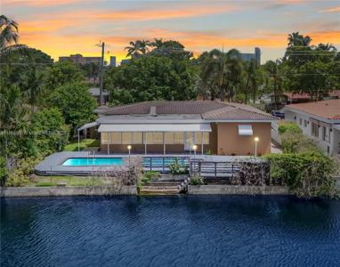 12488 N Bayshore Dr