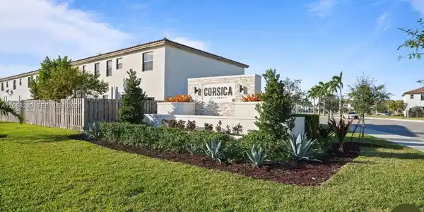 11919 SW 247th Ter